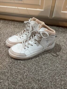 On Women’s High-Top Sneakers in White and Tan